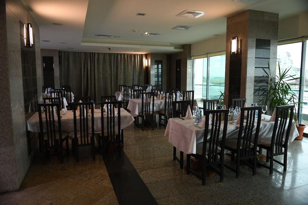 Hotel Delta 4 Tulcea Ngoại thất bức ảnh