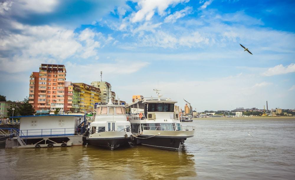Hotel Delta 4 Tulcea Ngoại thất bức ảnh
